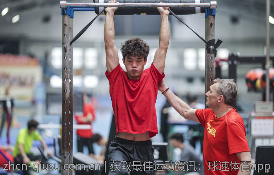 获取最佳运动资讯：球速体育app